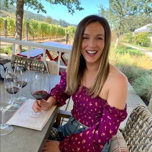 Meet your Posher, Olivia